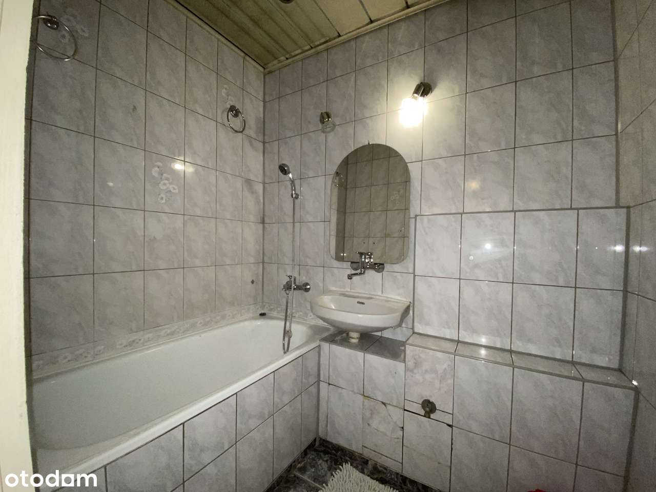 Rozkładowe, jasne mieszkanie do remontu-8