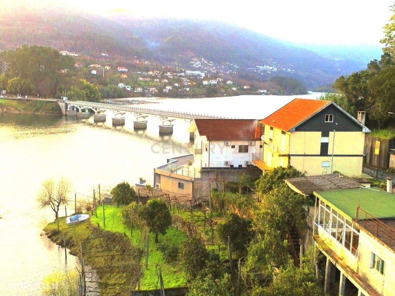 Propriedade única no geres , duas casas com acesso ao rio (No rio Cald-29