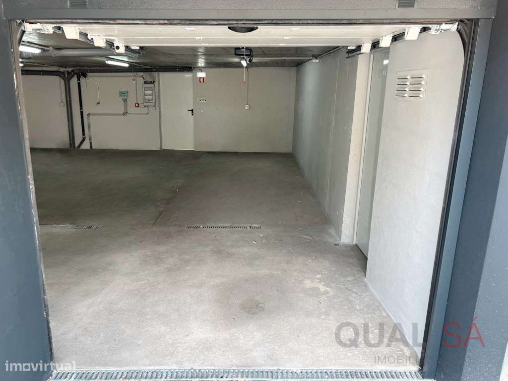 Apartamento T4 novo com logradouro e garagem em S. Vicente no centr...-33