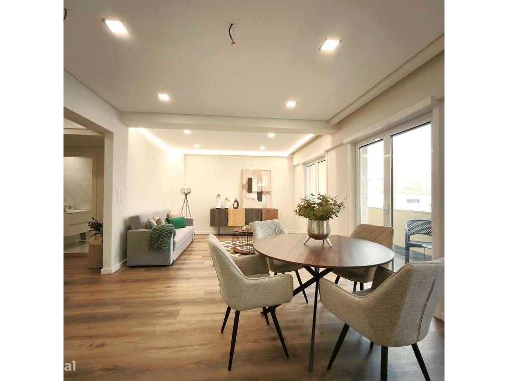 Apartamento T3 Totalmente Remodelado Benfica