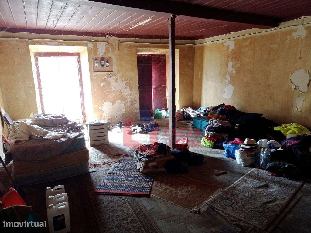 - BAIXA DE PREÇO - Prédio Antigo Histório T3 c/ logradouro, para re... - Grande imagem: 4/12