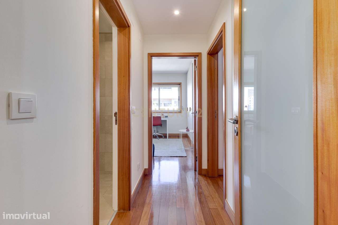 T4+1 na 1ª linha Condomínio fechado Parque das Conchas-44