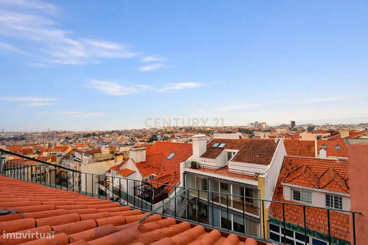 T1 em águas furtadas totalmente remodelado com vista cidade – Lisboa - Grande imagem: 4/10