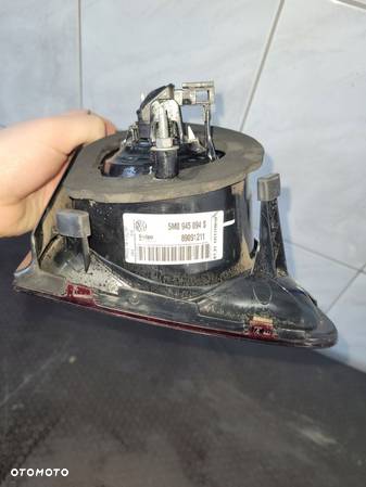 LAMPA PRAWY TYŁ VW GOLF PLUS W KLAPĘ 5M0945094S - 3