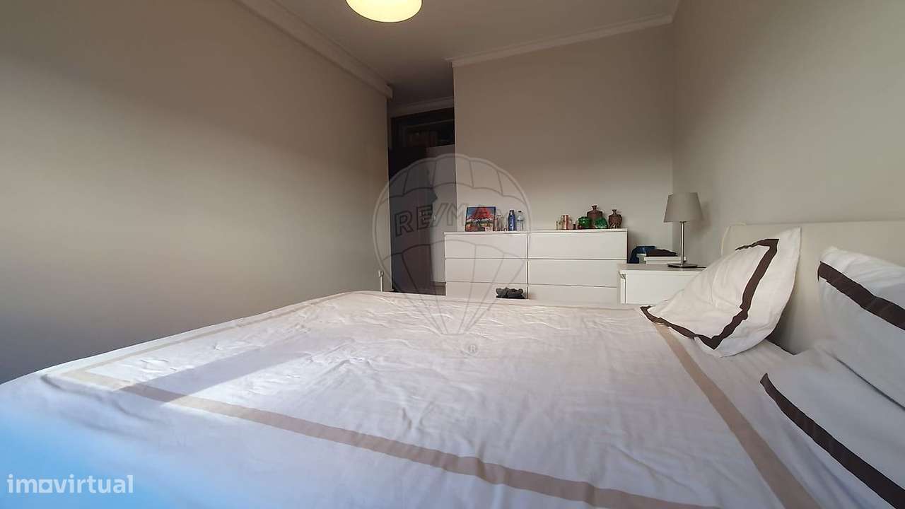 Apartamento T3 no Centro de Braga, junto á escola Alberto S. Paio-11