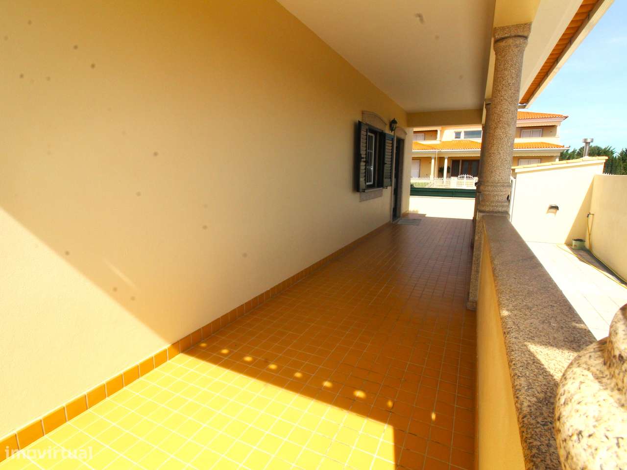 Elegante Moradia T4 Familiar-4