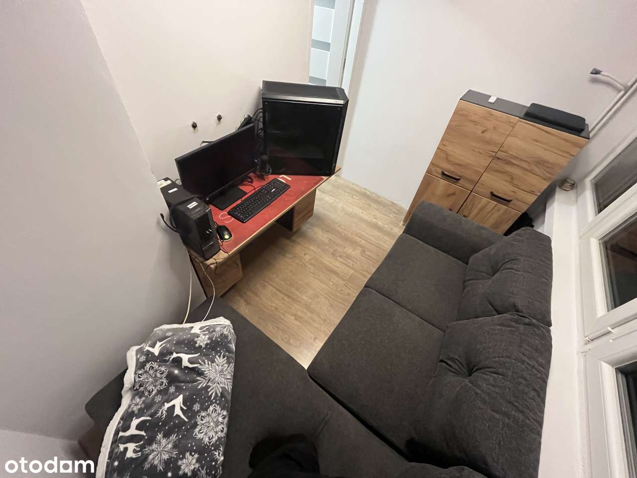 3 pok z balkonem po kapitalnym remoncie na I piętrze z wyposażeniem!-13