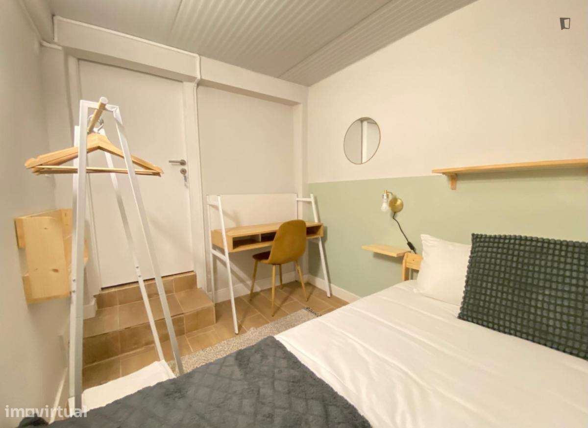 Quarto - localizado em Roma-Areeiro Lisbon - Grande imagem: 5/10