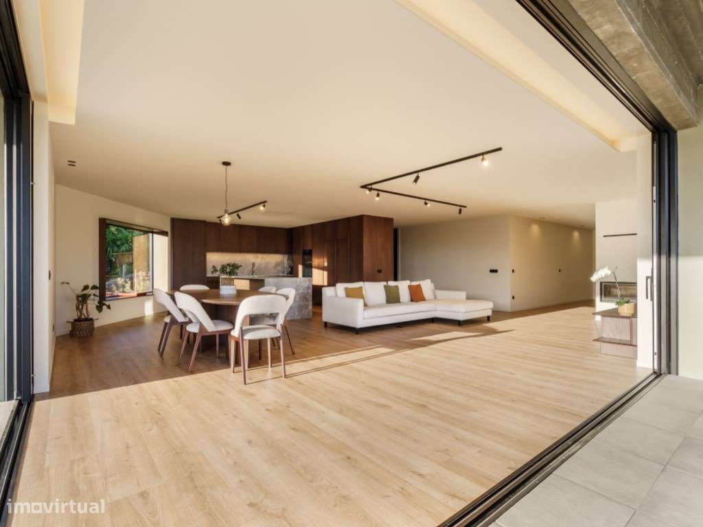 Moradia Térrea com Piscina Infinita e Vista Panorâmica sobre o Vale-30