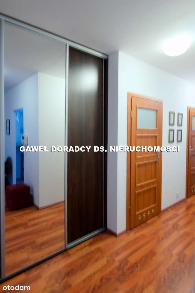 Nowoczesny budynek na Mokotowie.-6