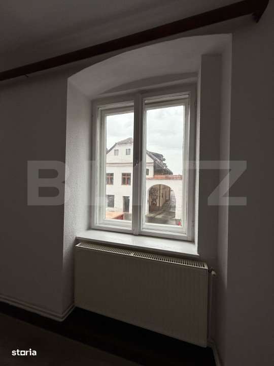 Apartament cu 3 camere, 91 mp, situat in centrul Istoric - Imagine principală: 3/12