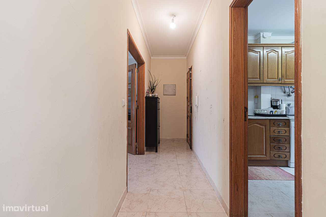 Apartamento num Primeiro Andar na Quinta do Conde-16