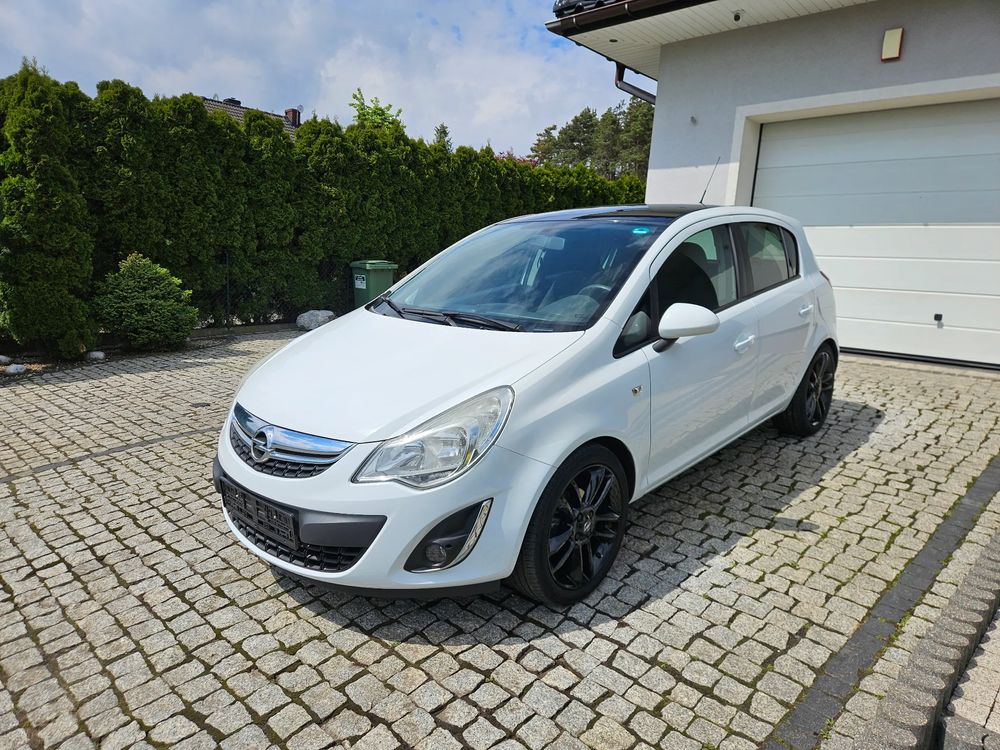 Opel Corsa D 1.4 16V Color Edition 2012
