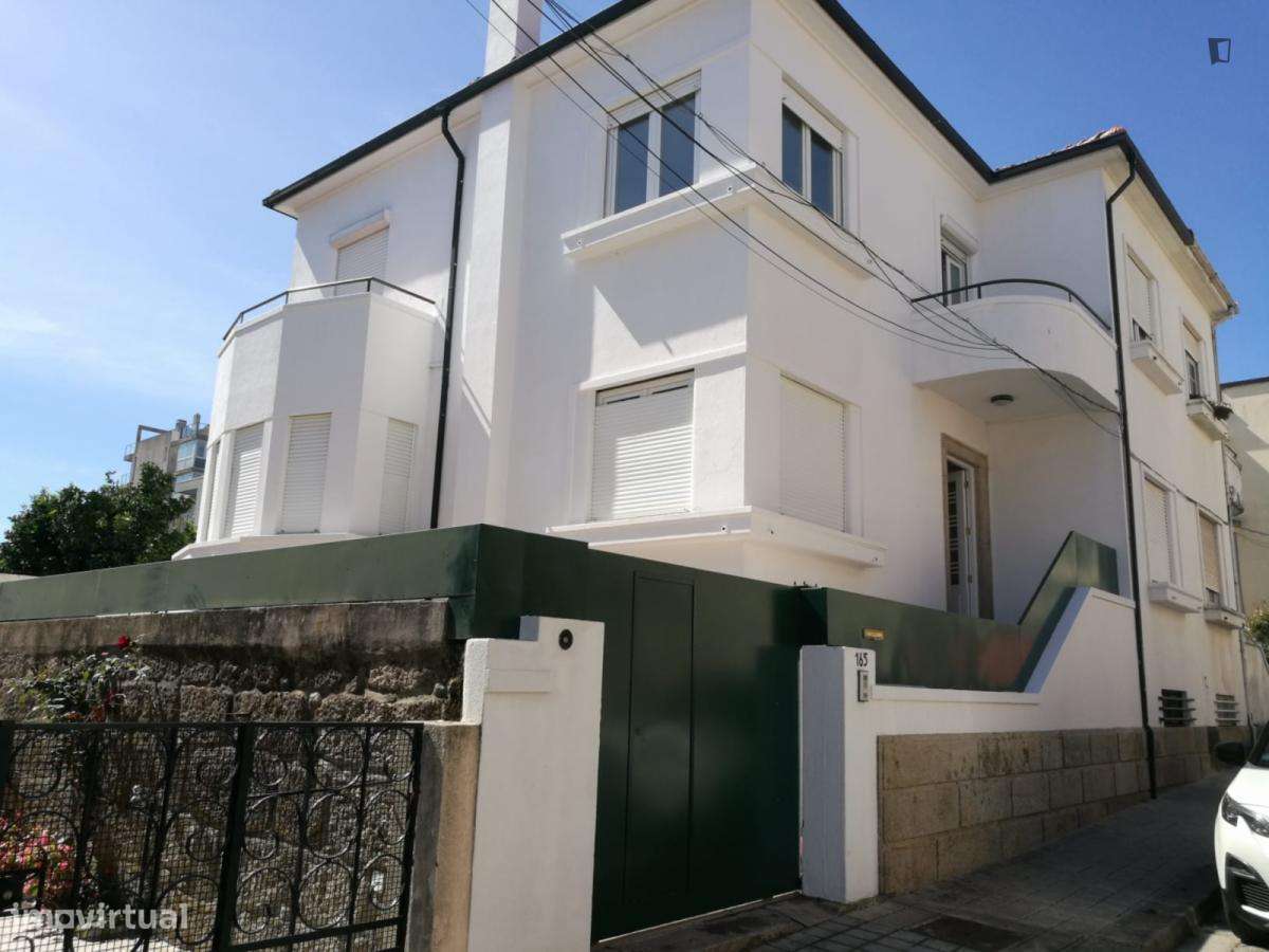 Quarto - localizado em Paranhos Porto - Grande imagem: 4/10