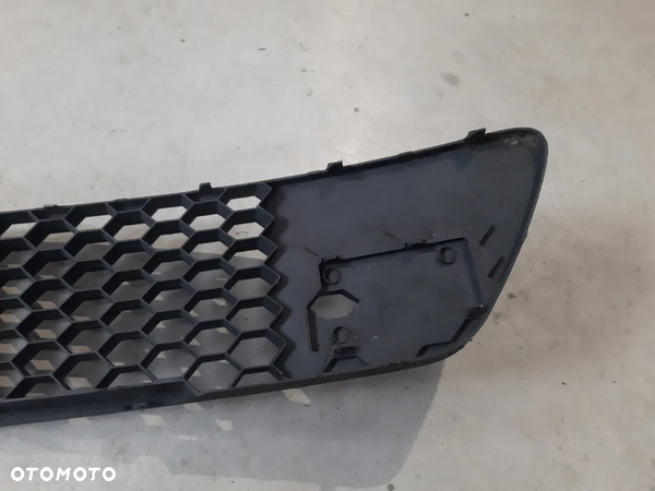 Kratka środkowa zderzaka Skoda Octavia 2 FL RS II lift RS Atrapa zaślepka 1Z0853677D - 5