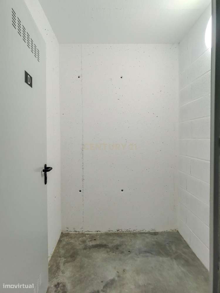 Apartamento T3 de Luxo em Condomínio Privado com Piscina, Padel e Giná-35