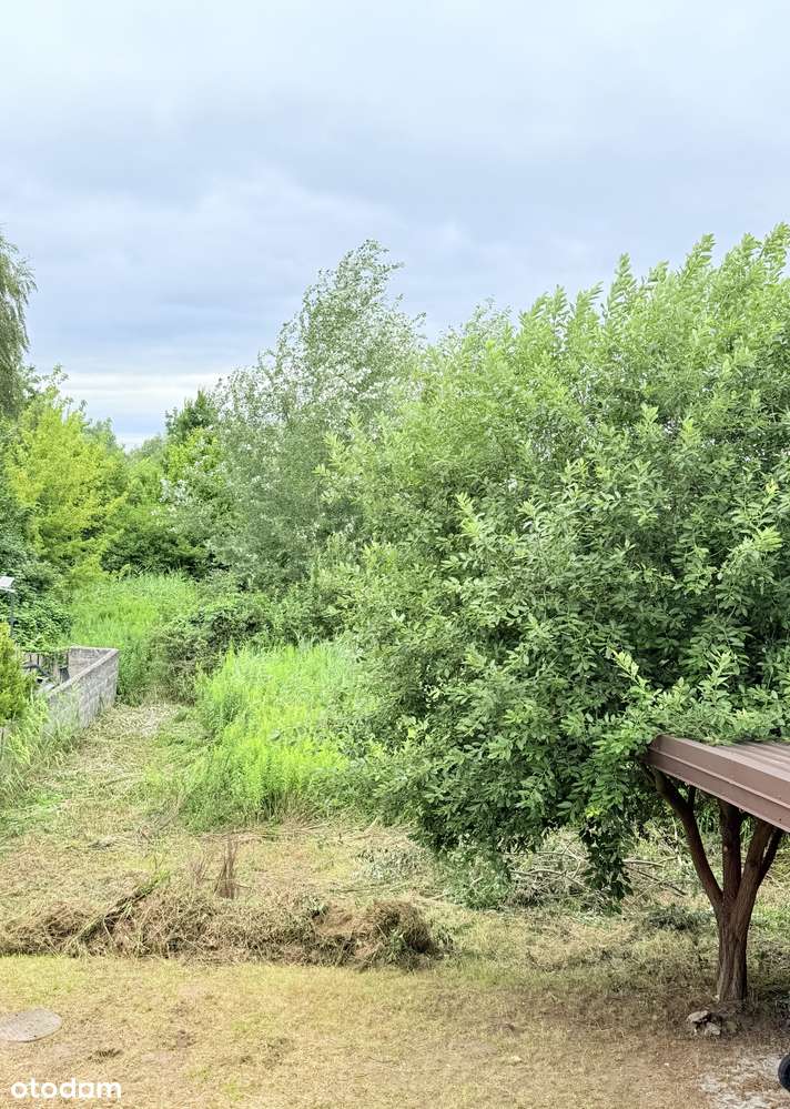 Przytulny dom z dużą działką w Klaudynie – idealny na rodzinne życie-15