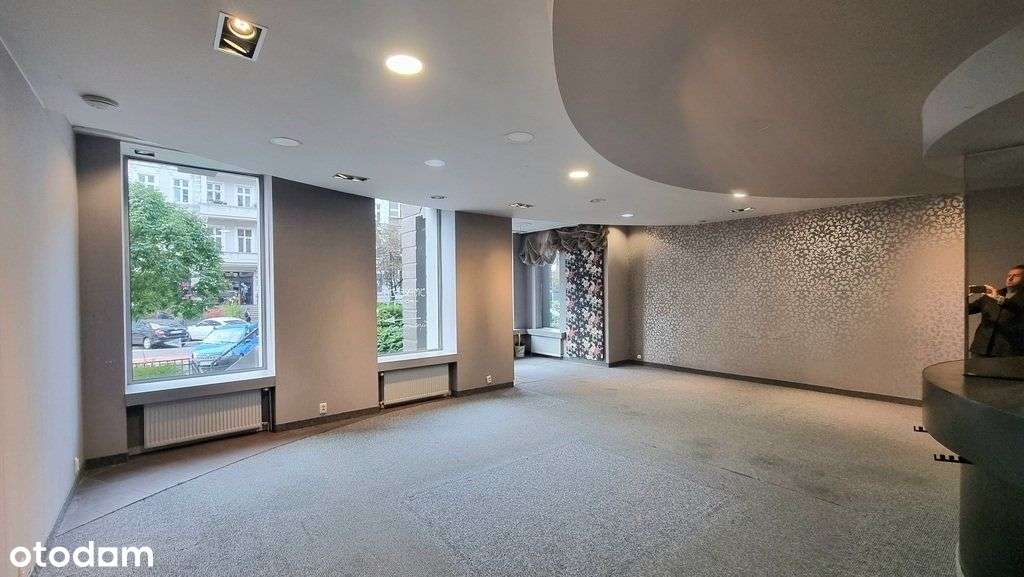 Lokal w Centrum idealny pod kancelarię.-2