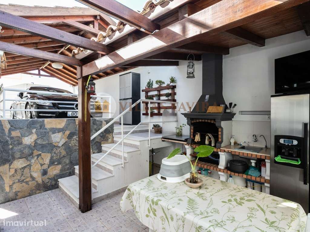 Moradia T4 - Com Vista Mar e Cidade - Topo- Urbanização Miramar-11