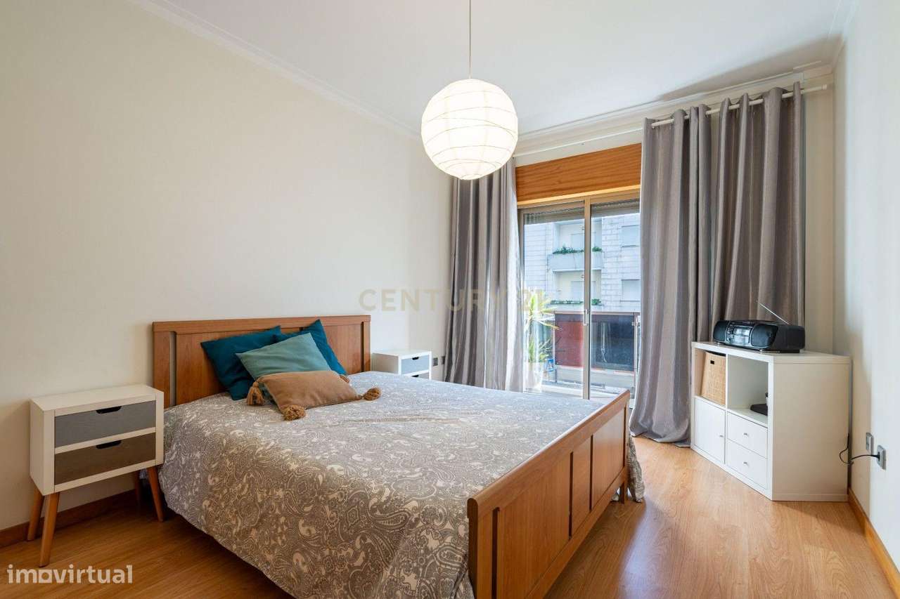 Excelente Apartamento T2 com elevador e garagem-7