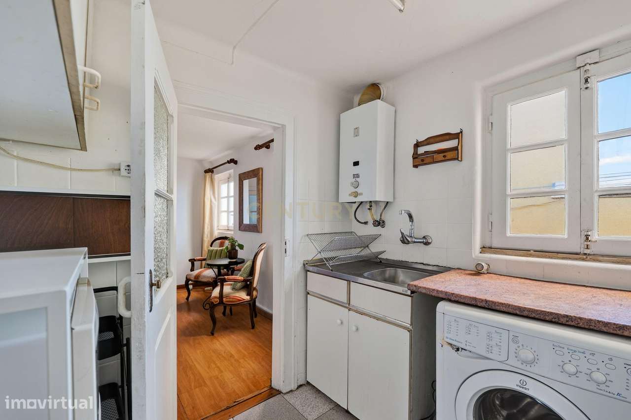 Prédio em Alfama a cerca de 100 metros do Largo das Portas do Sol - Grande imagem: 4/43