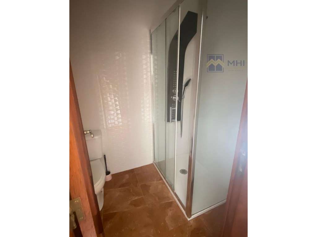 Apartamento T2 junto estação CP Valadares-17