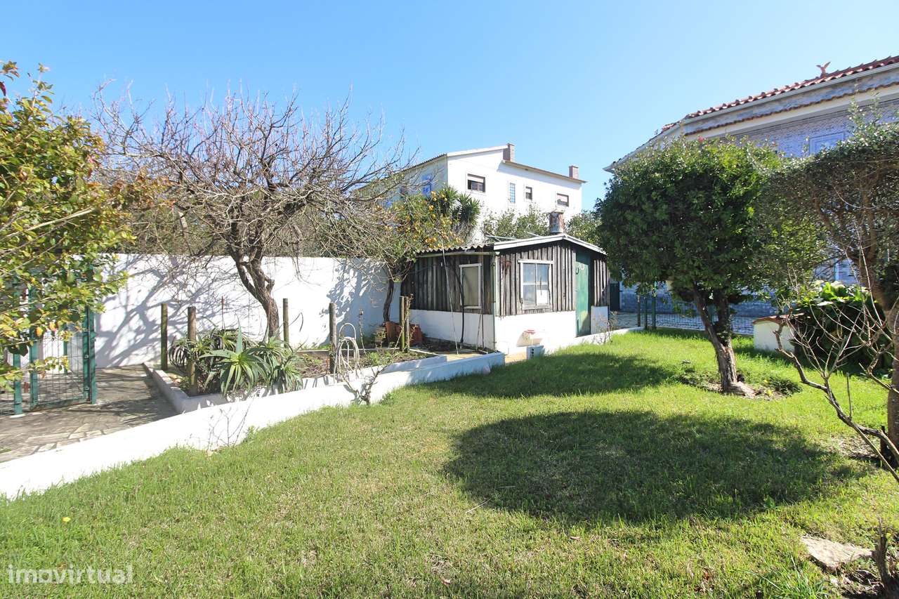 Moradia isolada em Gaeiras, com 4 quartos, jardim e garagem fechada.-23