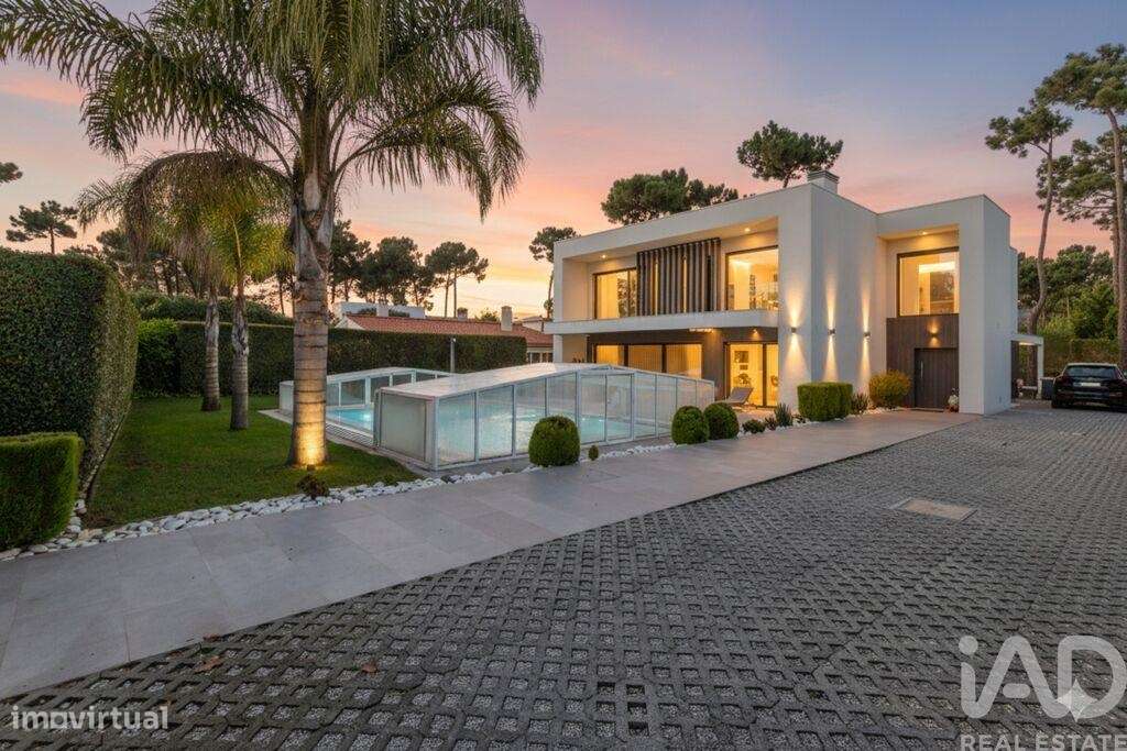 Casa / Villa T3 em Charneca De Caparica E Sobreda de 220,00 m2 - Grande imagem: 2/29