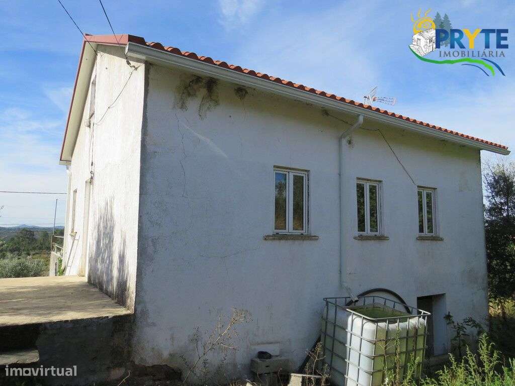 Moradia T3 situada em Outeiro da Lagoa, a apenas 5 minutos da Sertã-8