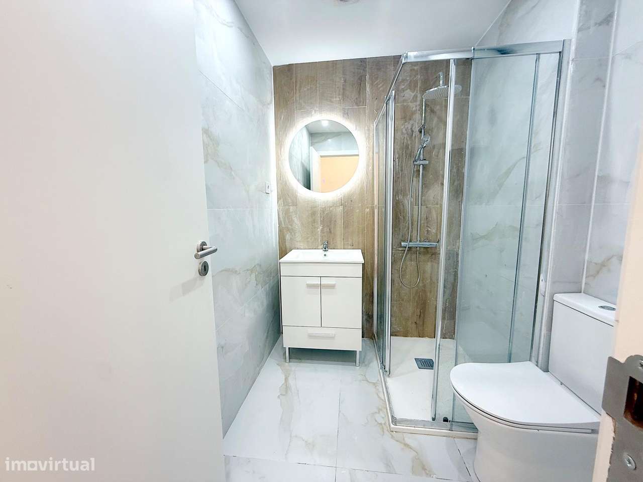 T2 em Santa Iria da Azóia c/ vista rio e arrecadação!-7