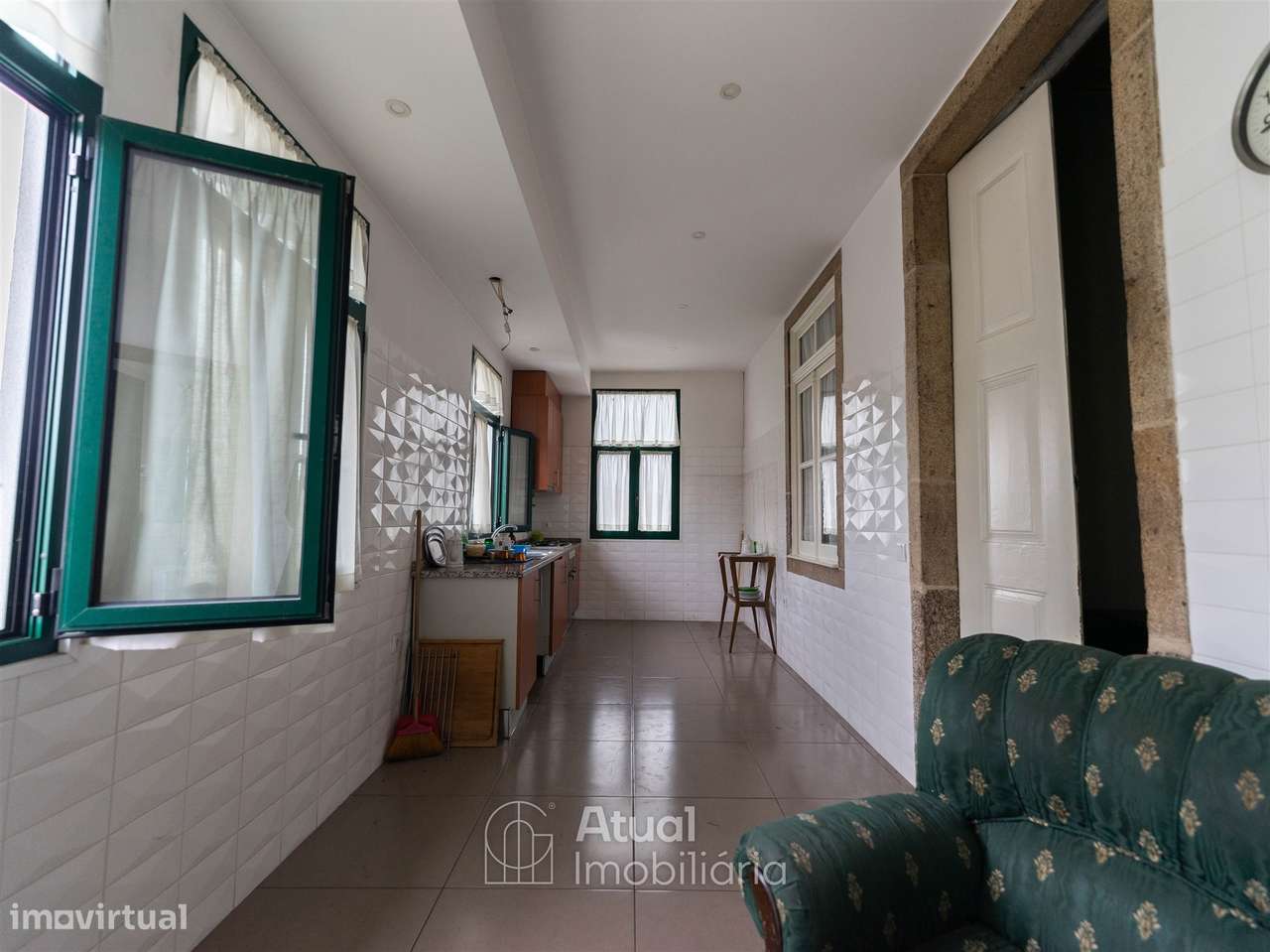 Prédio T6 Venda em Caldelas,Guimarães - Grande imagem: 4/28