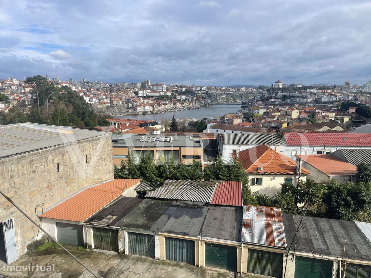 ½ T2 V.N. Gaia | Vista Rio Douro | Garagem Fechada | Venda Judicial-24