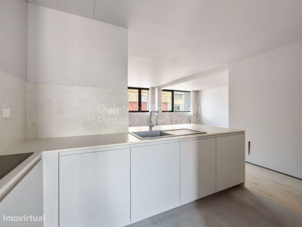 Apartamento T2 com estacionamento à venda nas Avenidas Novas-10