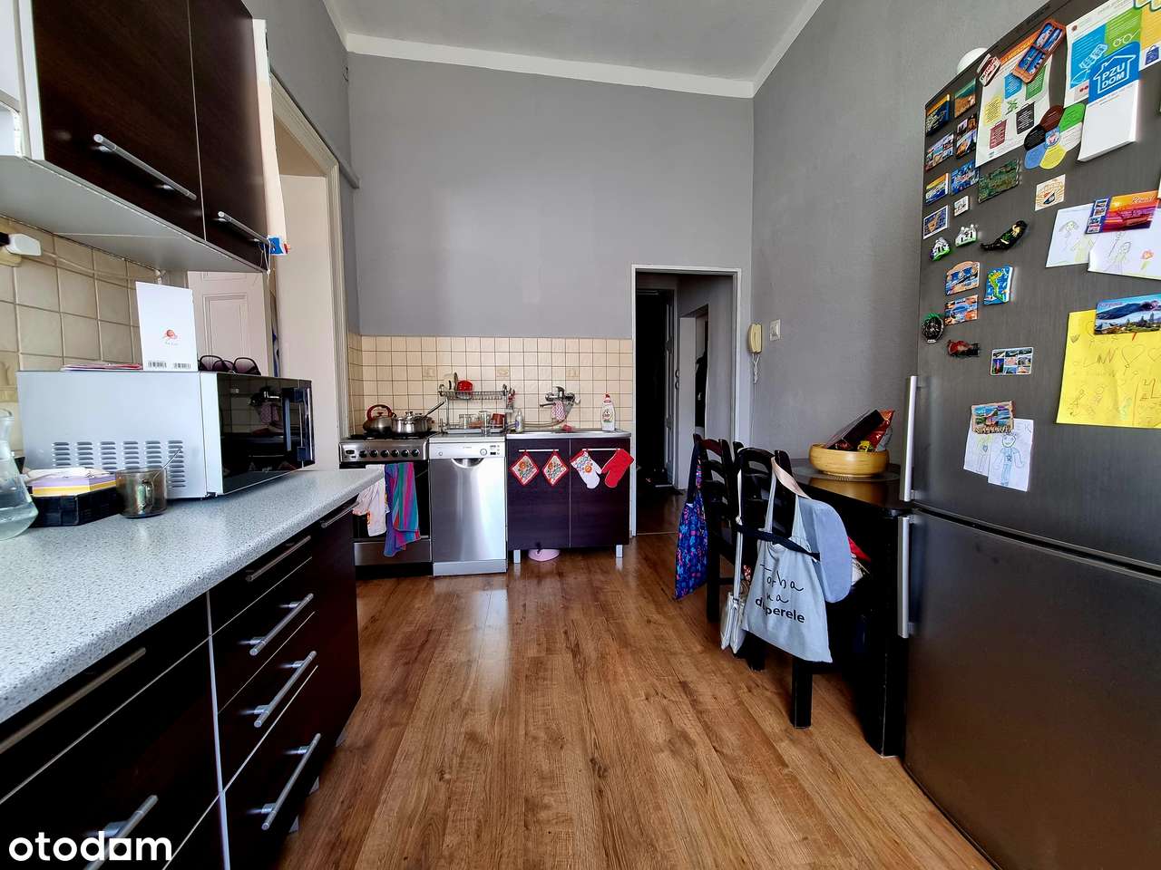 MIESZKANIE W KAMINICY W CENTRUM-MOŻLIWOŚĆ PODZIAŁU NA DWA LOKALE-2