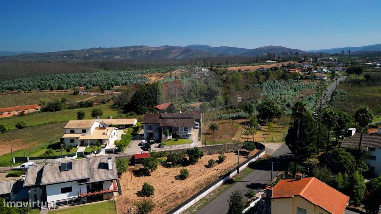 Moradia T3 | Anexo T1 | 628m2 | Lote 2140m2 | 10 min Centro Águeda-41