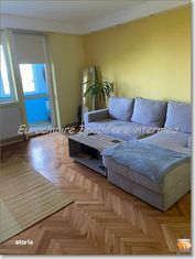 Apartament 3 camere decomandate zona Centru