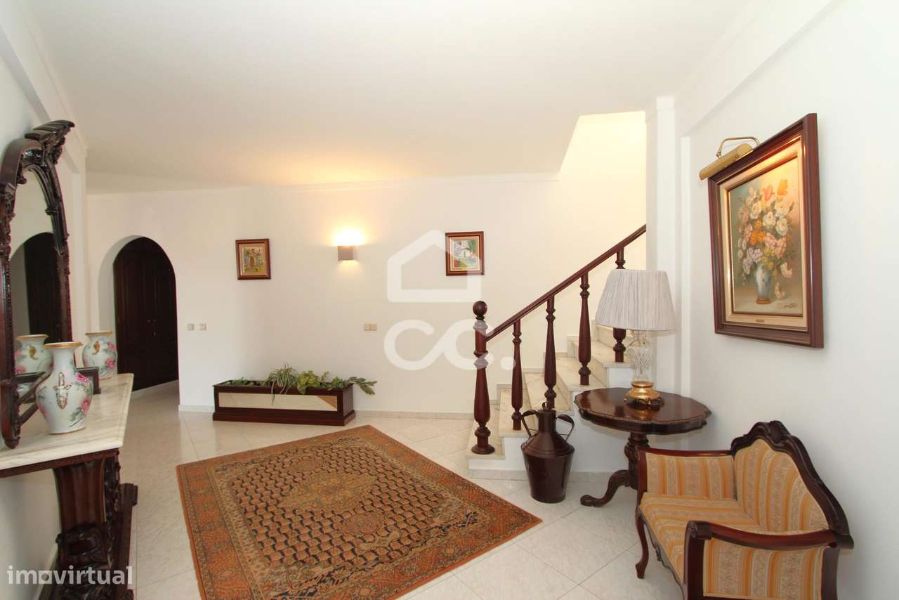 Moradia T4 em Alporchinhos - Porches com Piscina e Vista Mar a 2 minut-26