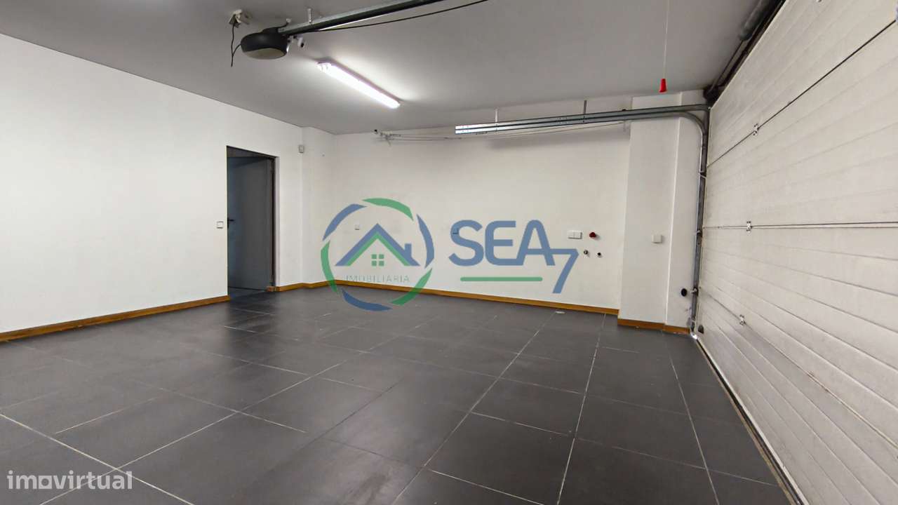 Moradia T6 com grande terreno, Meadela-53