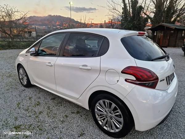 Peugeot 208 1.5 BlueHDi Signature - 20