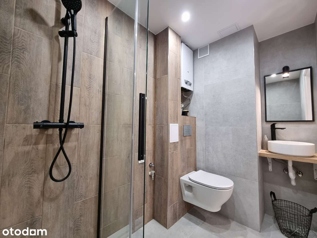 | 1 piętro + Balkon | 3x Pokoje | Po remoncie z nowym AGD |-10