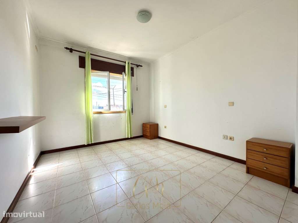 Moradia Bi Familiar / 2 Andares Moradia com logradouro-6