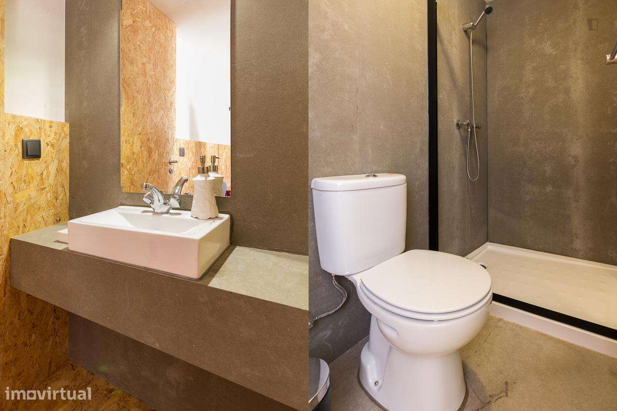 Quarto - localizado em Baixa Coimbra - Grande imagem: 5/10