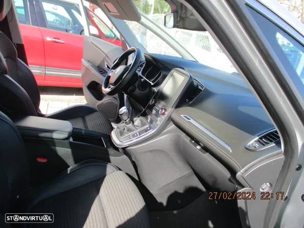 Renault Grand Scénic 1.5 dCi Bose Edition SS - 8