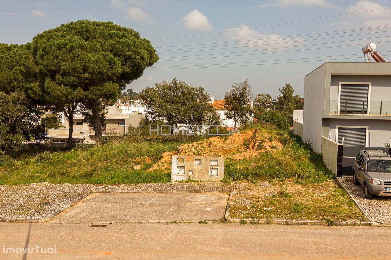 Terreno urbano na Quinta da Amizade