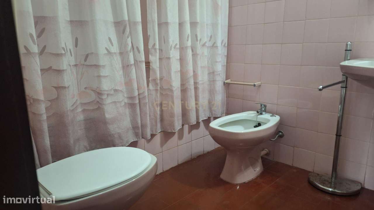 Quarto (1) para arrendar - Janeiro 26 - Grande imagem: 5/10