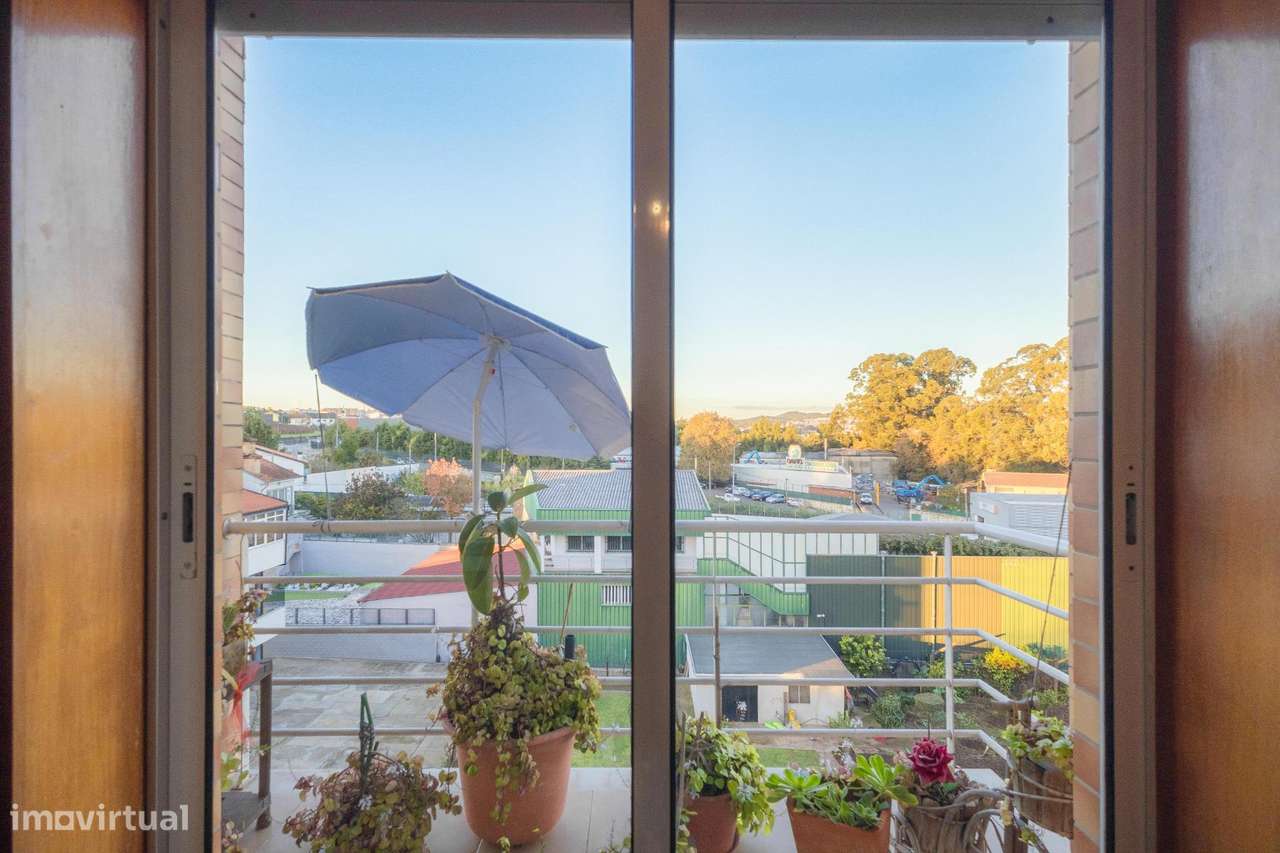 Apartamento T2, Gondomar, com varanda e 2 lugares de garagem-22