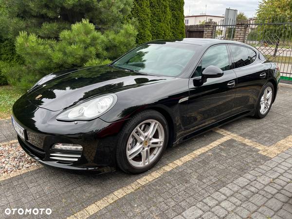 Porsche Panamera 4 Platinum Edition - 4