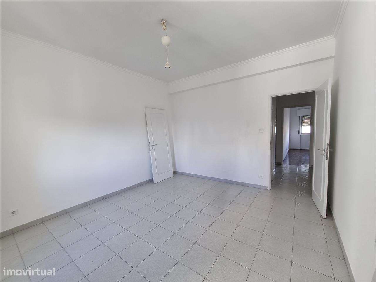 Apartamento T2 em Barcarena - Grande imagem: 5/18