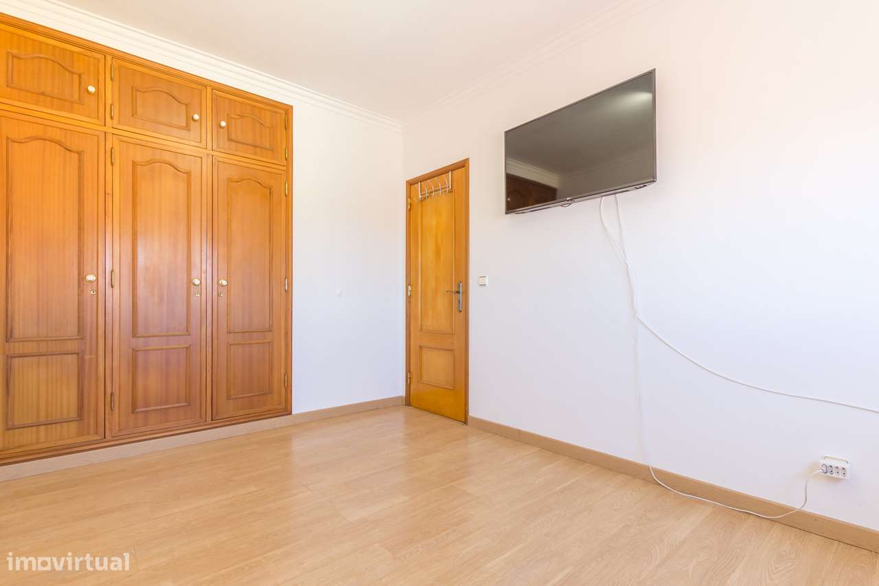 Apartamento T2 na Quinta do Conde-13