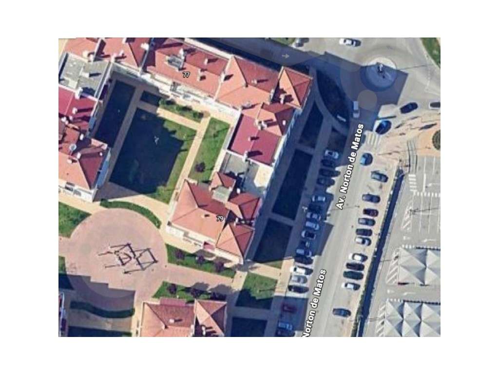 T1 muito espaçoso com 70m² e grande varanda-16